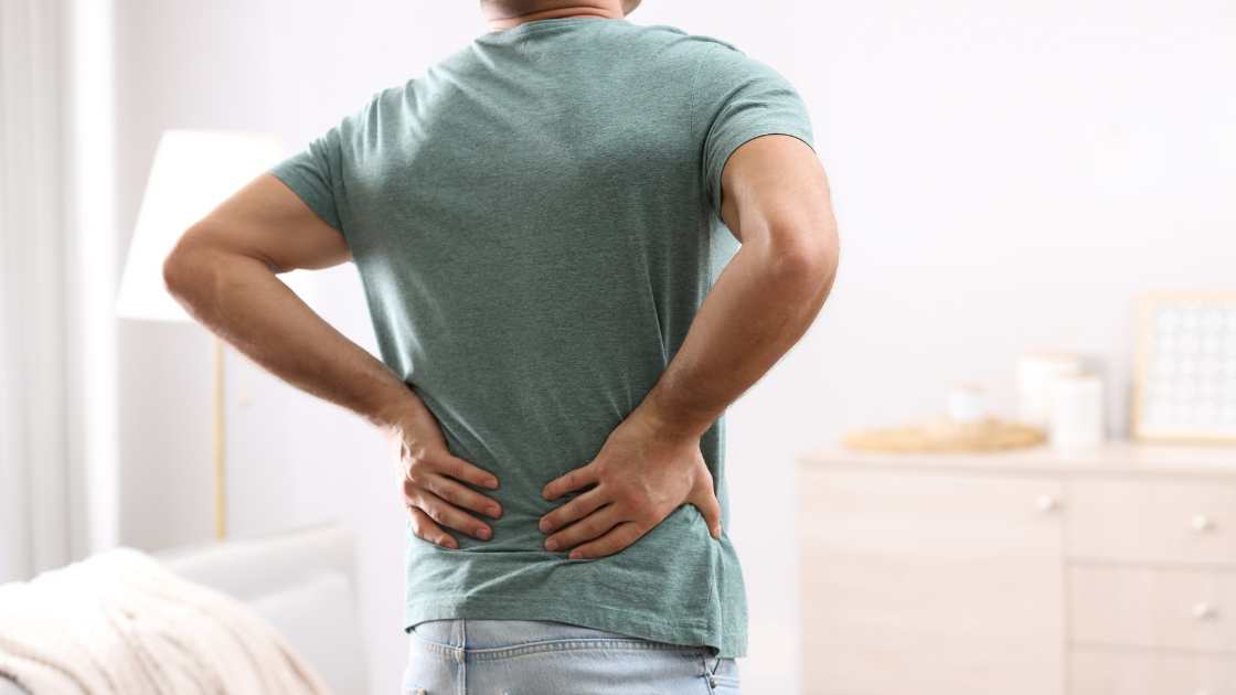 Understanding the Causes and Treatments for Back Cracks When Breathing