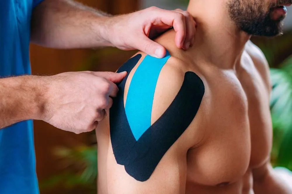 Preventing Shoulder Pain: Lifestyle Changes and Ergonomic Tips